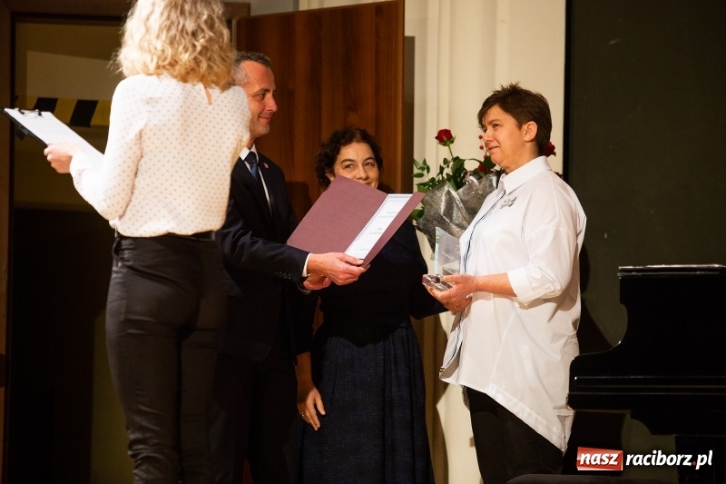 Zdjęcie w galerii na portalu naszraciborz.pl: Wręczono raciborskie Laury Wolontariatu 2018  wiadomości z regionu
