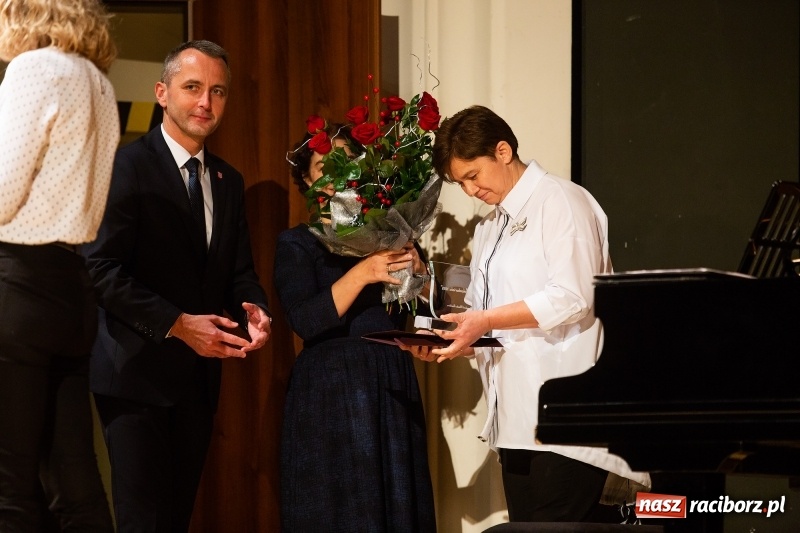 Zdjęcie w galerii na portalu naszraciborz.pl: Wręczono raciborskie Laury Wolontariatu 2018  wiadomości z regionu