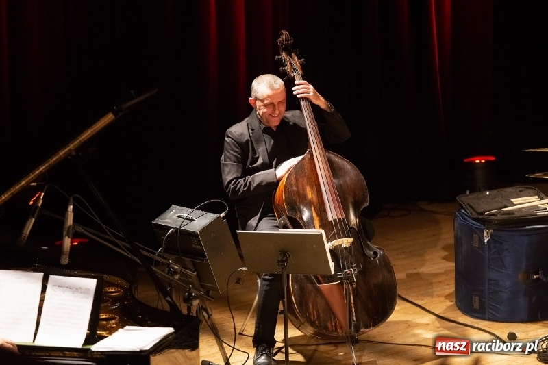 Zdjęcie w galerii na portalu naszraciborz.pl: Irena Santor wystąpiła w Raciborskim Centrum Kultury wiadomości z regionu