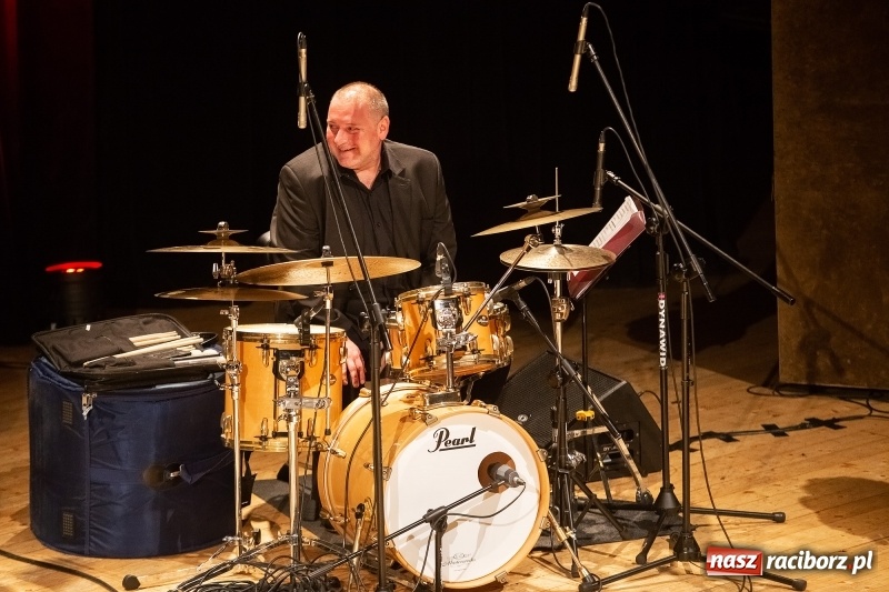 Zdjęcie w galerii na portalu naszraciborz.pl: Irena Santor wystąpiła w Raciborskim Centrum Kultury wiadomości z regionu