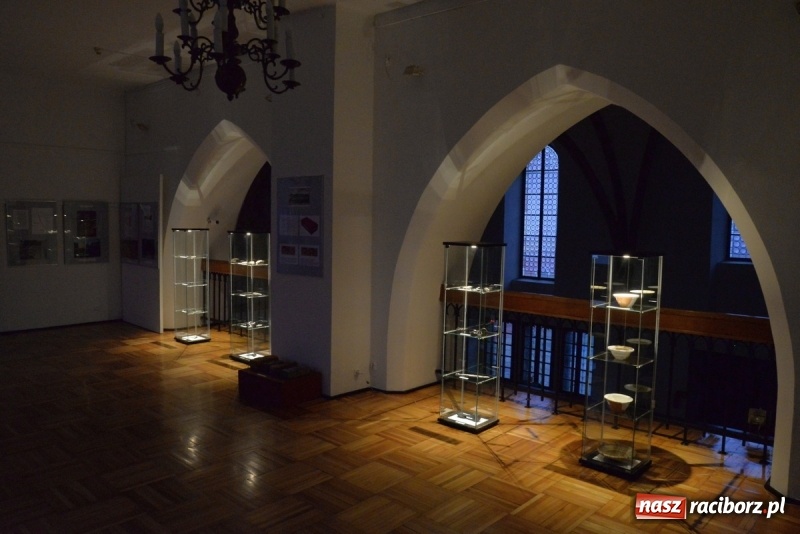 Zdjęcie w galerii na portalu naszraciborz.pl: Fortyfikacje średniowiecznego Raciborza na wystawie w raciborskim Muzeum  wiadomości z regionu