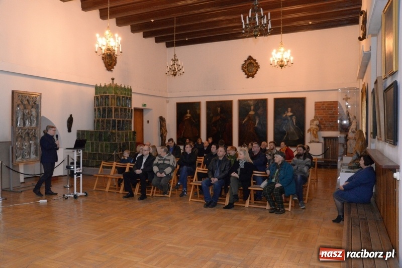 Zdjęcie w galerii na portalu naszraciborz.pl: Fortyfikacje średniowiecznego Raciborza na wystawie w raciborskim Muzeum  wiadomości z regionu