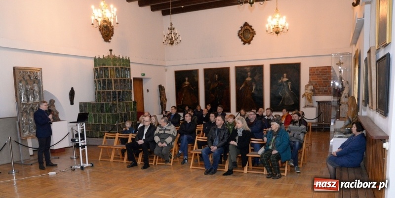 Zdjęcie w galerii na portalu naszraciborz.pl: Fortyfikacje średniowiecznego Raciborza na wystawie w raciborskim Muzeum  wiadomości z regionu