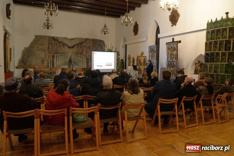 Zdjęcie w galerii na portalu naszraciborz.pl: Fortyfikacje średniowiecznego Raciborza na wystawie w raciborskim Muzeum  wiadomości z regionu