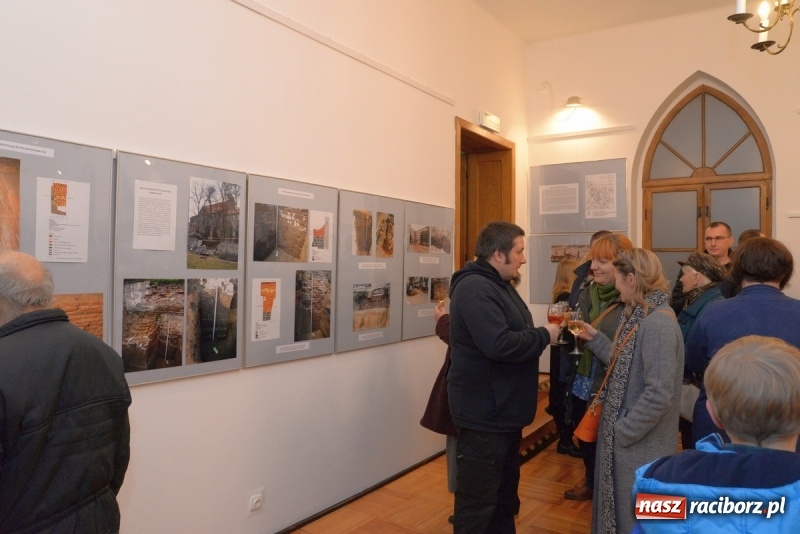 Zdjęcie w galerii na portalu naszraciborz.pl: Fortyfikacje średniowiecznego Raciborza na wystawie w raciborskim Muzeum  wiadomości z regionu
