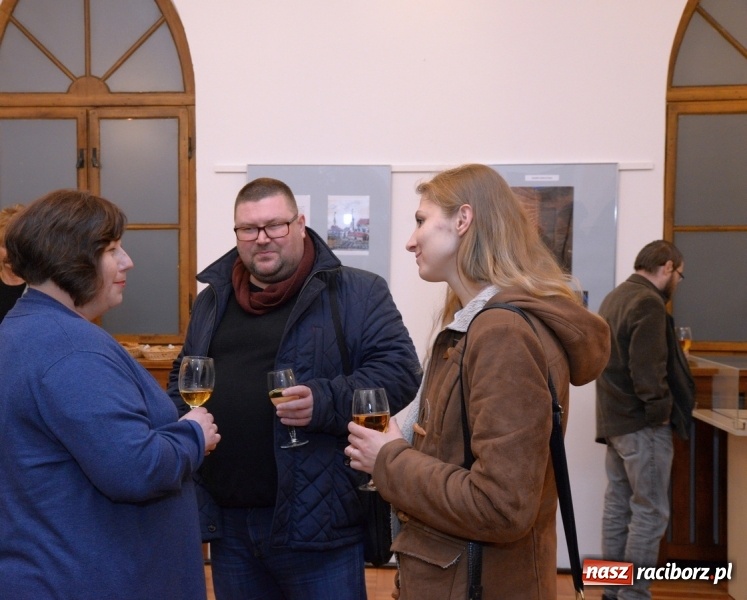 Zdjęcie w galerii na portalu naszraciborz.pl: Fortyfikacje średniowiecznego Raciborza na wystawie w raciborskim Muzeum  wiadomości z regionu