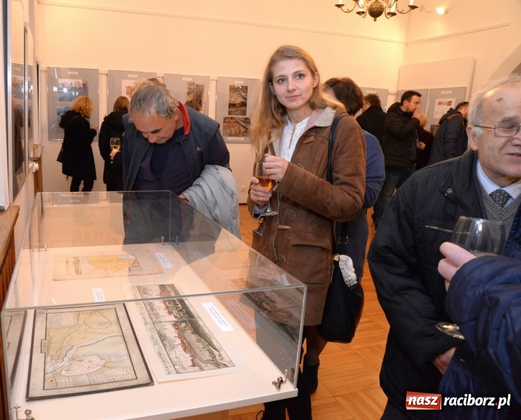 Zdjęcie w galerii na portalu naszraciborz.pl: Fortyfikacje średniowiecznego Raciborza na wystawie w raciborskim Muzeum  wiadomości z regionu