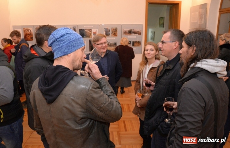Zdjęcie w galerii na portalu naszraciborz.pl: Fortyfikacje średniowiecznego Raciborza na wystawie w raciborskim Muzeum  wiadomości z regionu