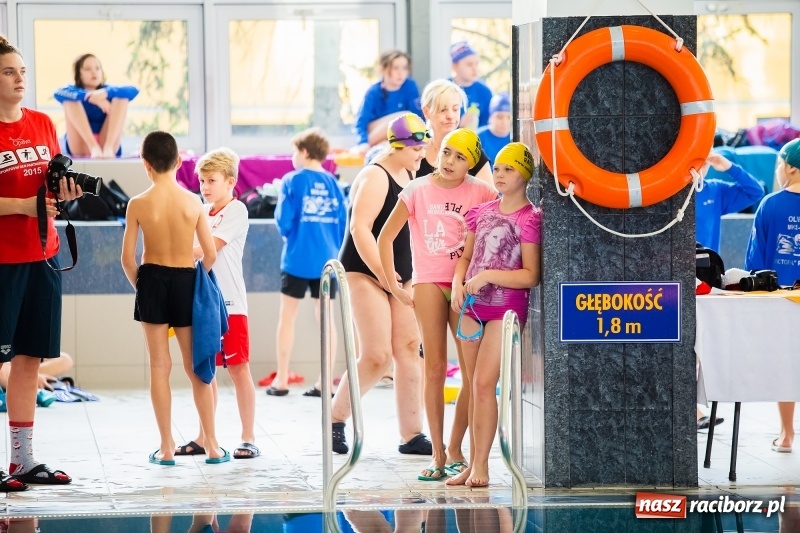 Zdjęcie w galerii na portalu naszraciborz.pl: Mikołajkowe Zawody Pływackie w ZSOMS w Raciborzu wiadomości z regionu