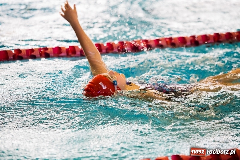 Zdjęcie w galerii na portalu naszraciborz.pl: Mikołajkowe Zawody Pływackie w ZSOMS w Raciborzu wiadomości z regionu