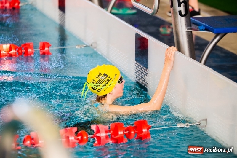 Zdjęcie w galerii na portalu naszraciborz.pl: Mikołajkowe Zawody Pływackie w ZSOMS w Raciborzu wiadomości z regionu