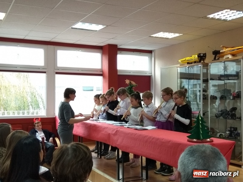 Zdjęcie w galerii na portalu naszraciborz.pl: Mistrzynie i mistrzowie fletu rywalizowali w Raciborzu  wiadomości z regionu