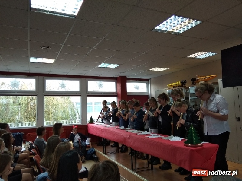 Zdjęcie w galerii na portalu naszraciborz.pl: Mistrzynie i mistrzowie fletu rywalizowali w Raciborzu  wiadomości z regionu