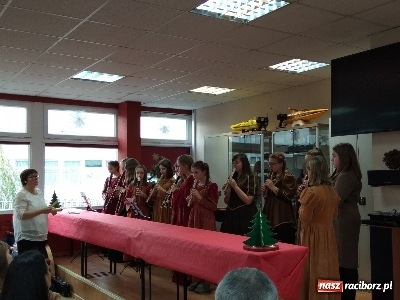 Zdjęcie w galerii na portalu naszraciborz.pl: Mistrzynie i mistrzowie fletu rywalizowali w Raciborzu  wiadomości z regionu
