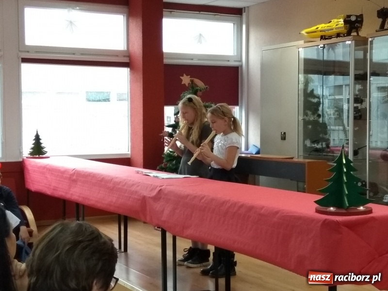 Zdjęcie w galerii na portalu naszraciborz.pl: Mistrzynie i mistrzowie fletu rywalizowali w Raciborzu  wiadomości z regionu