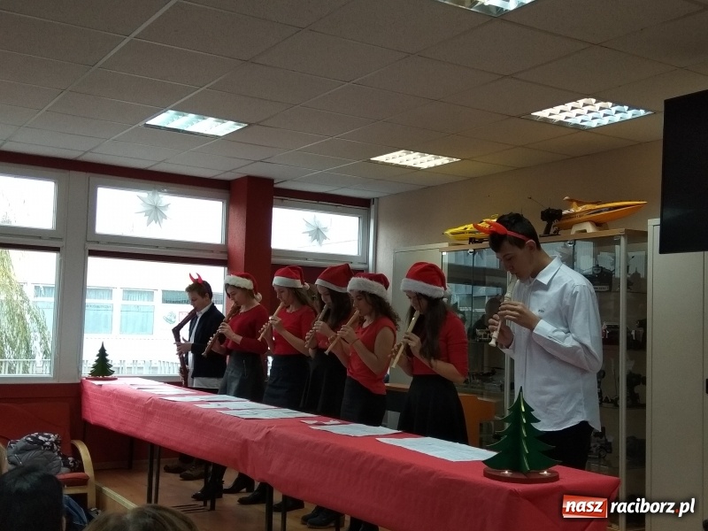 Zdjęcie w galerii na portalu naszraciborz.pl: Mistrzynie i mistrzowie fletu rywalizowali w Raciborzu  wiadomości z regionu