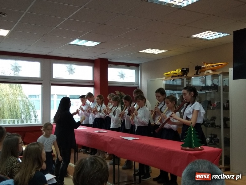 Zdjęcie w galerii na portalu naszraciborz.pl: Mistrzynie i mistrzowie fletu rywalizowali w Raciborzu  wiadomości z regionu