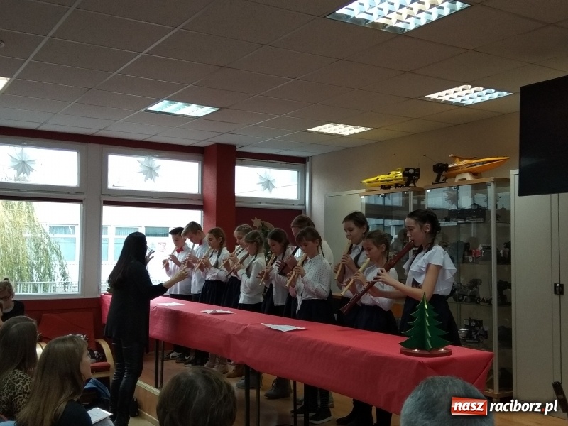Zdjęcie w galerii na portalu naszraciborz.pl: Mistrzynie i mistrzowie fletu rywalizowali w Raciborzu  wiadomości z regionu