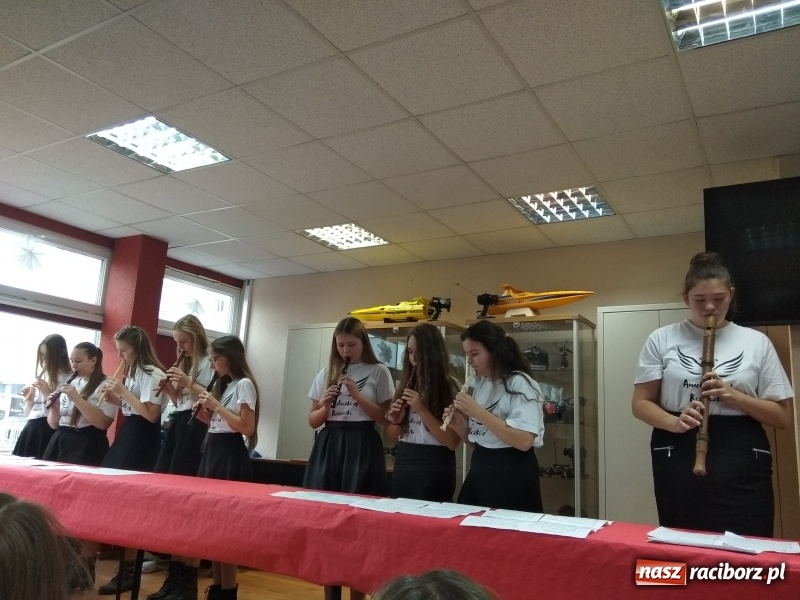 Zdjęcie w galerii na portalu naszraciborz.pl: Mistrzynie i mistrzowie fletu rywalizowali w Raciborzu  wiadomości z regionu