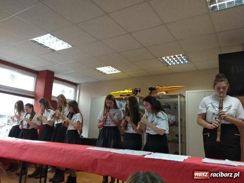 Zdjęcie w galerii na portalu naszraciborz.pl: Mistrzynie i mistrzowie fletu rywalizowali w Raciborzu  wiadomości z regionu