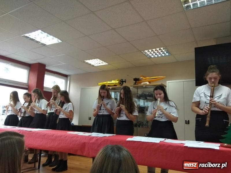 Zdjęcie w galerii na portalu naszraciborz.pl: Mistrzynie i mistrzowie fletu rywalizowali w Raciborzu  wiadomości z regionu