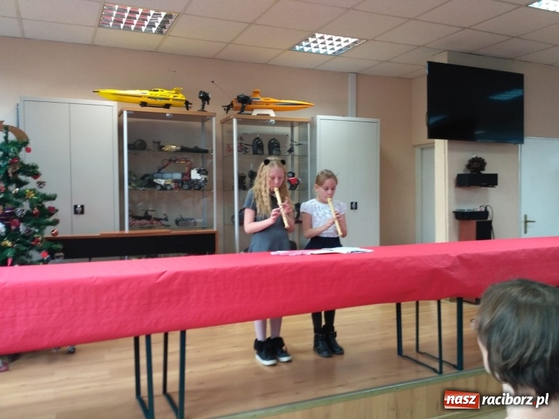 Zdjęcie w galerii na portalu naszraciborz.pl: Mistrzynie i mistrzowie fletu rywalizowali w Raciborzu  wiadomości z regionu