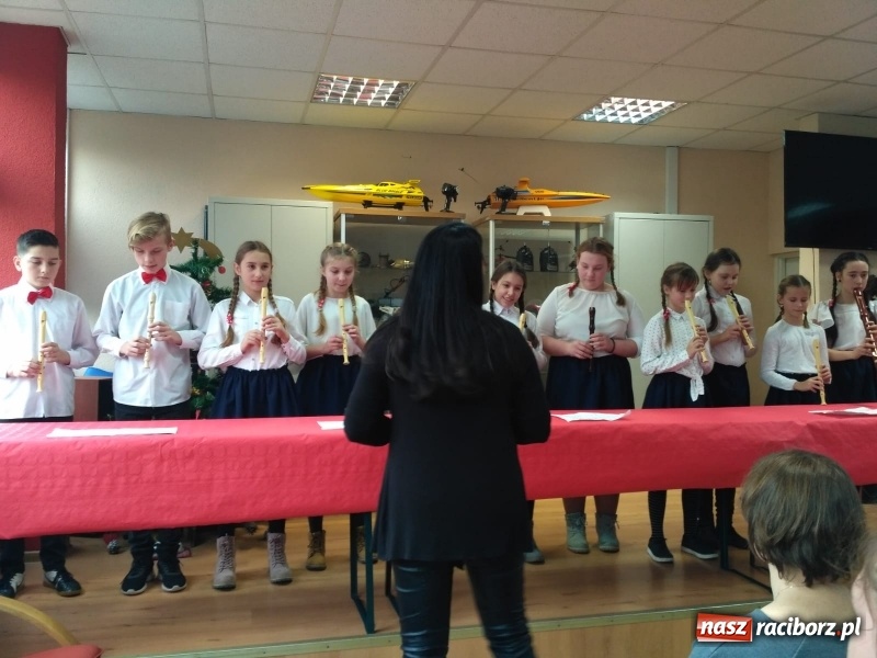 Zdjęcie w galerii na portalu naszraciborz.pl: Mistrzynie i mistrzowie fletu rywalizowali w Raciborzu  wiadomości z regionu