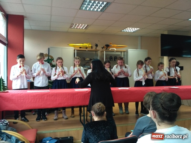 Zdjęcie w galerii na portalu naszraciborz.pl: Mistrzynie i mistrzowie fletu rywalizowali w Raciborzu  wiadomości z regionu