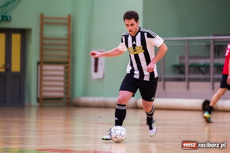 Zdjęcie w galerii na portalu naszraciborz.pl: Sobotnie emocje w Halowej Lidze Piłki Nożnej wiadomości z regionu