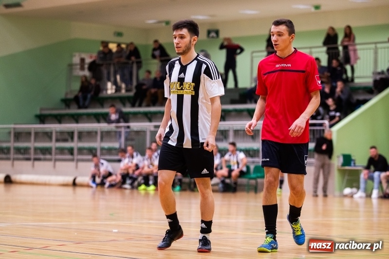 Zdjęcie w galerii na portalu naszraciborz.pl: Sobotnie emocje w Halowej Lidze Piłki Nożnej wiadomości z regionu