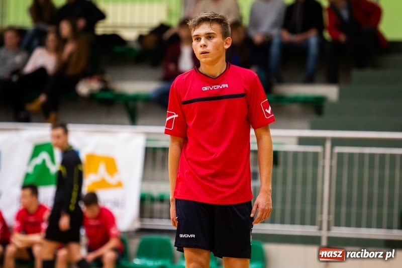 Zdjęcie w galerii na portalu naszraciborz.pl: Sobotnie emocje w Halowej Lidze Piłki Nożnej wiadomości z regionu