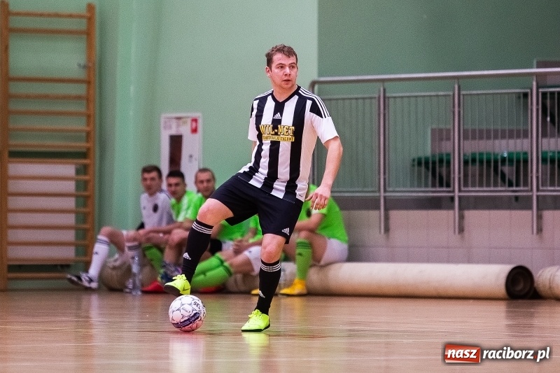 Zdjęcie w galerii na portalu naszraciborz.pl: Sobotnie emocje w Halowej Lidze Piłki Nożnej wiadomości z regionu