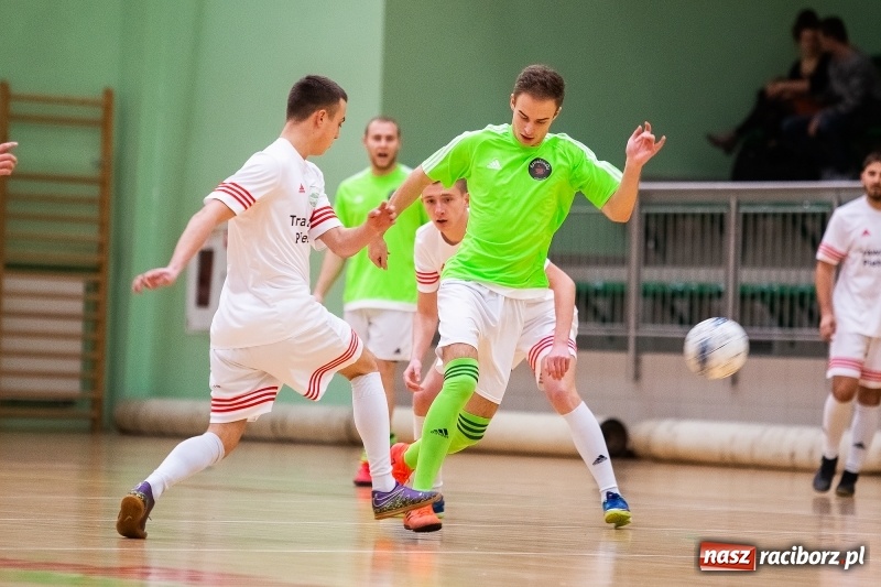 Zdjęcie w galerii na portalu naszraciborz.pl: Sobotnie emocje w Halowej Lidze Piłki Nożnej wiadomości z regionu