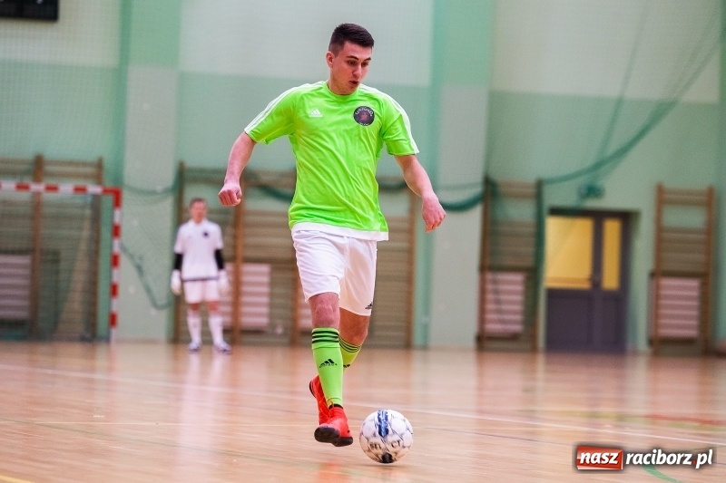 Zdjęcie w galerii na portalu naszraciborz.pl: Sobotnie emocje w Halowej Lidze Piłki Nożnej wiadomości z regionu