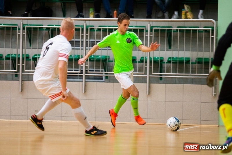 Zdjęcie w galerii na portalu naszraciborz.pl: Sobotnie emocje w Halowej Lidze Piłki Nożnej wiadomości z regionu