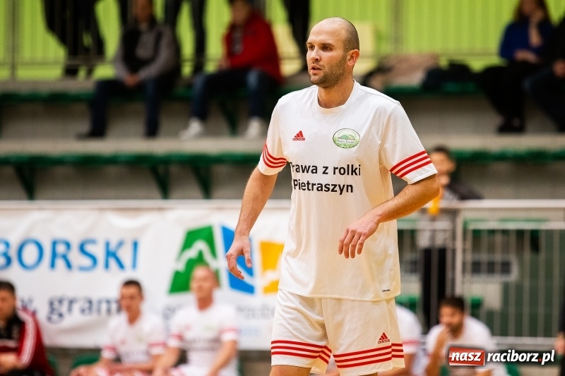 Zdjęcie w galerii na portalu naszraciborz.pl: Sobotnie emocje w Halowej Lidze Piłki Nożnej wiadomości z regionu