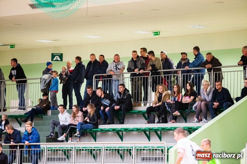 Zdjęcie w galerii na portalu naszraciborz.pl: Sobotnie emocje w Halowej Lidze Piłki Nożnej wiadomości z regionu