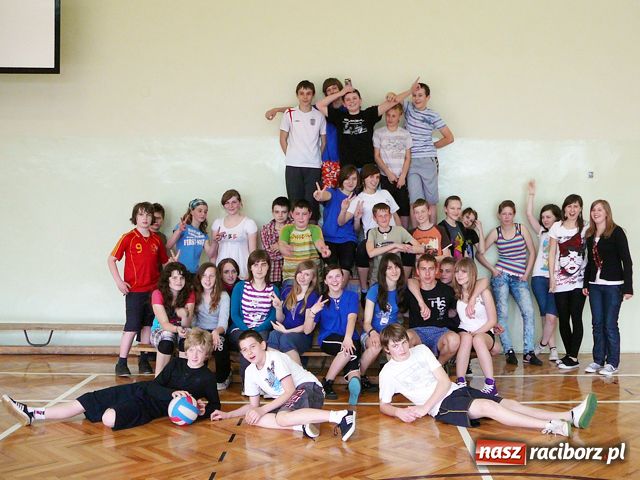 Zdjęcie w galerii na portalu naszraciborz.pl: Młodzi Węgrzy w Krzyżanowicach wiadomości z regionu