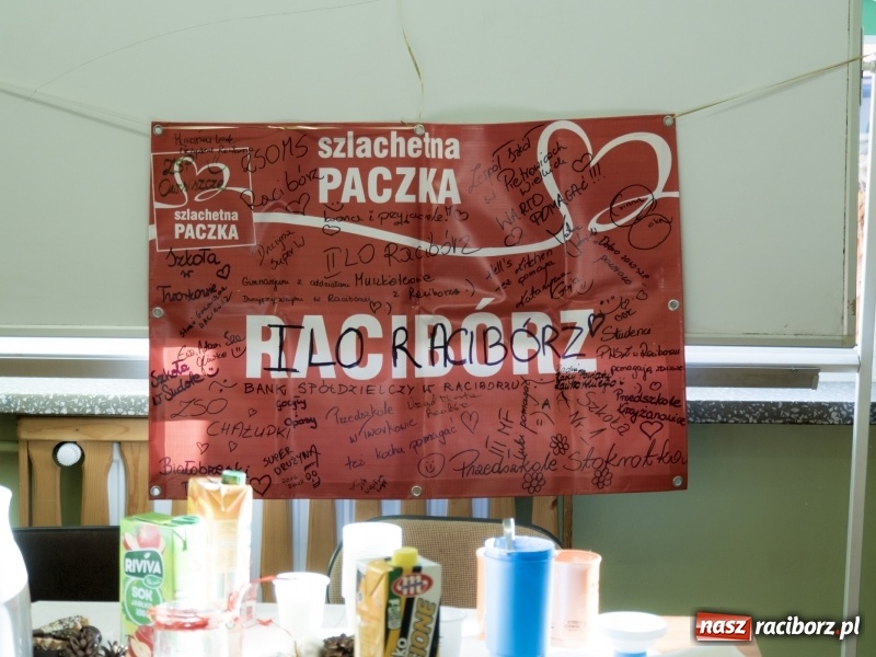 Zdjęcie w galerii na portalu naszraciborz.pl: SP 15. Świąteczny kiermasz, Szlachetna Paczka i dzień otwarty wiadomości z regionu