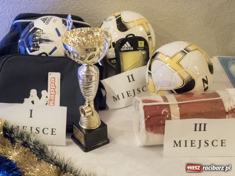 Zdjęcie w galerii na portalu naszraciborz.pl: W Markowicach każdy mógł stać się Cristiano Ronaldo. Mikołajkowy turniej FIFA 19 wiadomości z regionu