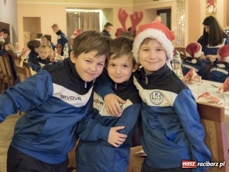 Zdjęcie w galerii na portalu naszraciborz.pl: W Markowicach każdy mógł stać się Cristiano Ronaldo. Mikołajkowy turniej FIFA 19 wiadomości z regionu