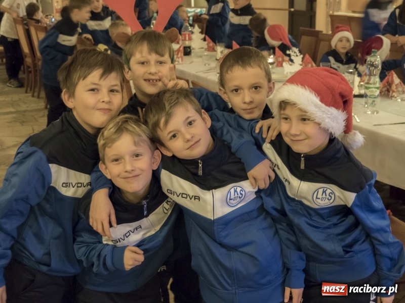 Zdjęcie w galerii na portalu naszraciborz.pl: W Markowicach każdy mógł stać się Cristiano Ronaldo. Mikołajkowy turniej FIFA 19 wiadomości z regionu