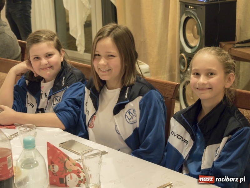 Zdjęcie w galerii na portalu naszraciborz.pl: W Markowicach każdy mógł stać się Cristiano Ronaldo. Mikołajkowy turniej FIFA 19 wiadomości z regionu