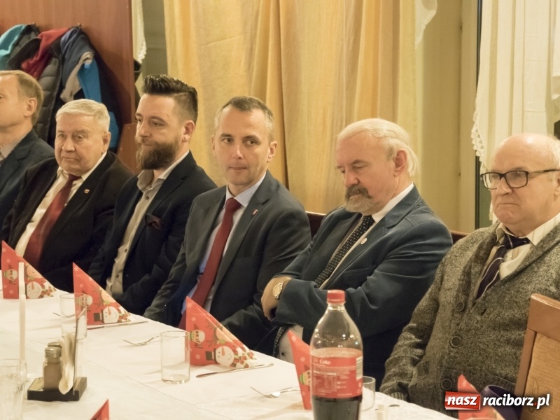 Zdjęcie w galerii na portalu naszraciborz.pl: W Markowicach każdy mógł stać się Cristiano Ronaldo. Mikołajkowy turniej FIFA 19 wiadomości z regionu