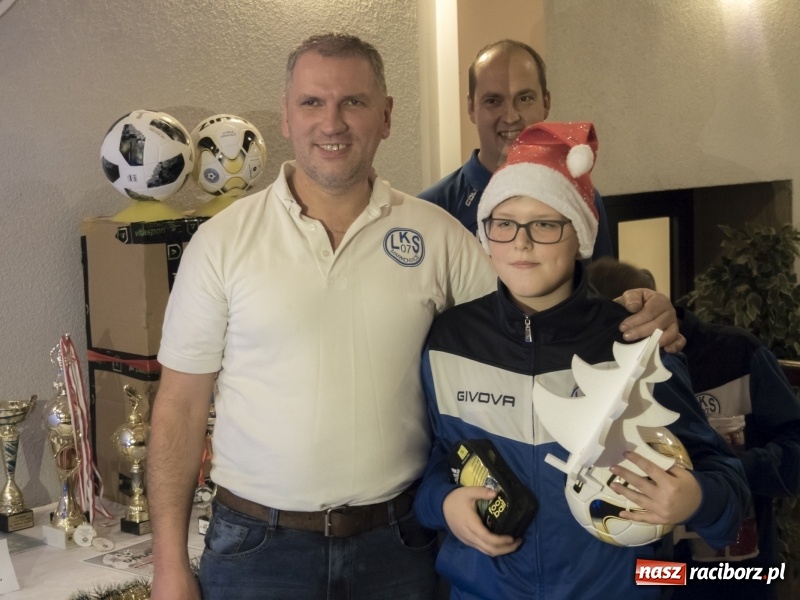 Zdjęcie w galerii na portalu naszraciborz.pl: W Markowicach każdy mógł stać się Cristiano Ronaldo. Mikołajkowy turniej FIFA 19 wiadomości z regionu