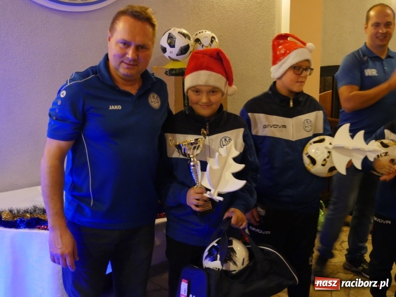 Zdjęcie w galerii na portalu naszraciborz.pl: W Markowicach każdy mógł stać się Cristiano Ronaldo. Mikołajkowy turniej FIFA 19 wiadomości z regionu