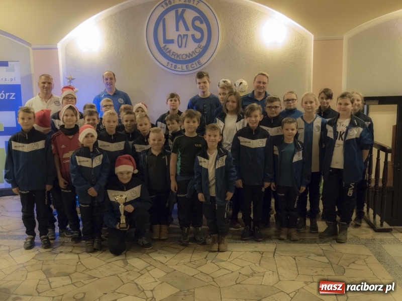 Zdjęcie w galerii na portalu naszraciborz.pl: W Markowicach każdy mógł stać się Cristiano Ronaldo. Mikołajkowy turniej FIFA 19 wiadomości z regionu