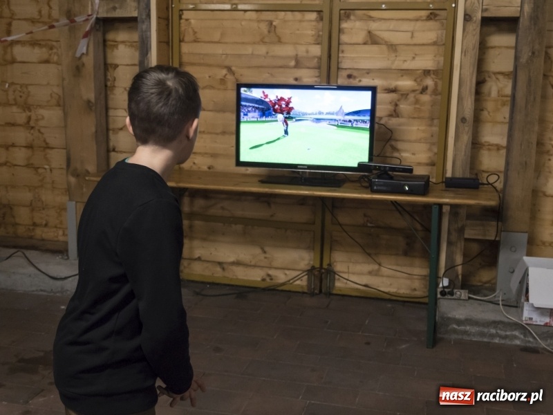 Zdjęcie w galerii na portalu naszraciborz.pl: W Rudach rywalizowano o tytuł mistrza gry komputerowej wiadomości z regionu