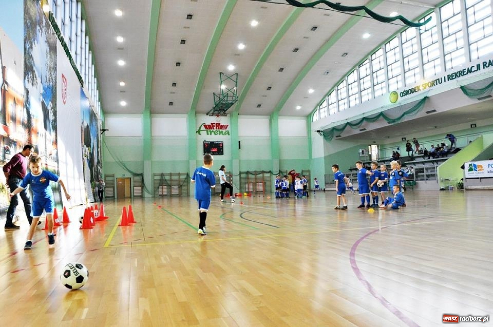 Zdjęcie w galerii na portalu naszraciborz.pl: IX mikołajkowy turniej piłki nożnej rocznika 2011 za nami wiadomości z regionu