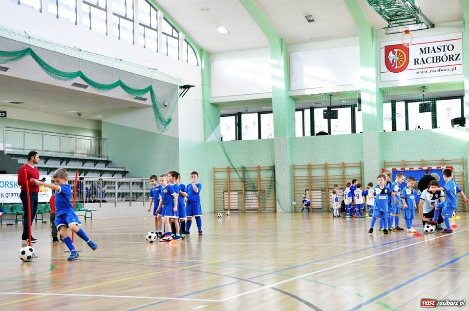 Zdjęcie w galerii na portalu naszraciborz.pl: IX mikołajkowy turniej piłki nożnej rocznika 2011 za nami wiadomości z regionu